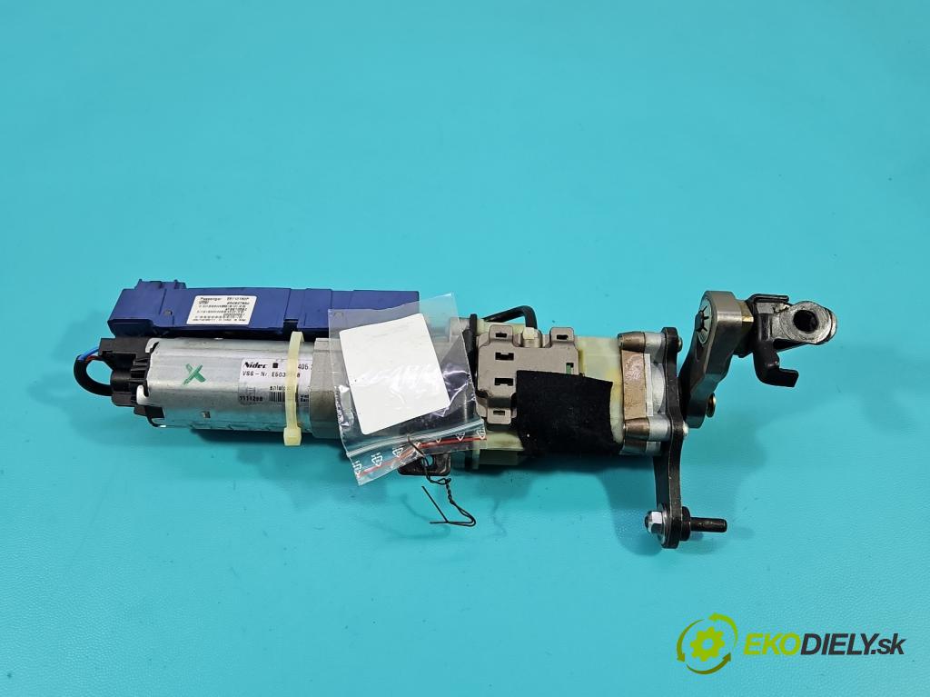 Audi Q5 2008-2016 3.0 tdi 239KM automatic 176 kW 2967 cm3 5- Aktuátor: kufrové dvere pravý 8R0827852B