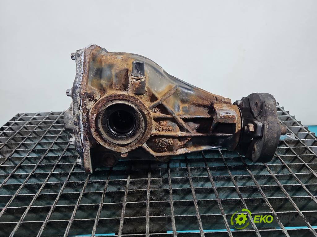 Mercedes C W203 2000-2007 1.8 Kompresor 143 HP manual 105 kW 1796 cm3 3- Most: zadní: 2033531112