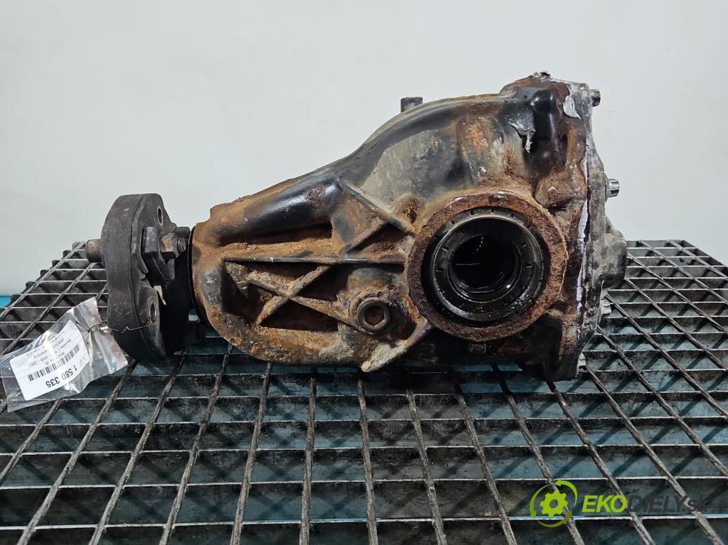 Mercedes C W203 2000-2007 1.8 Kompresor 143 HP manual 105 kW 1796 cm3 3- Most: zadní: 2033531112
