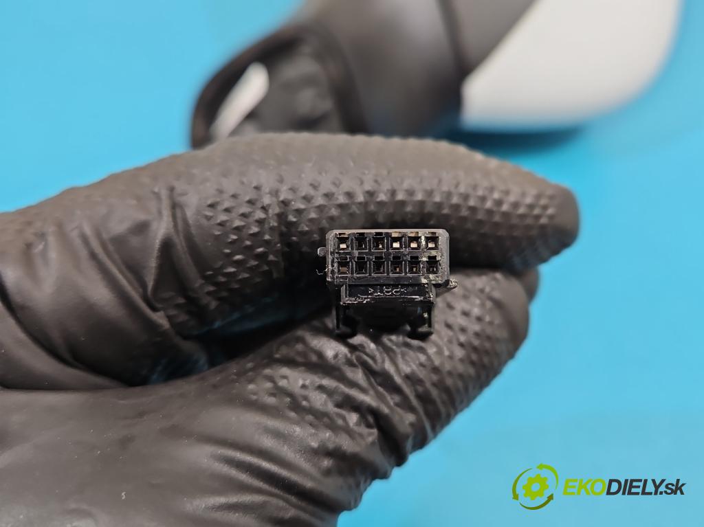 Renault Clio IV 2012-2020 1.2 16V 73 HP manual 54 kW 1149 cm3 5- zrkadlo ľavé  (Kľučka dverí ostatné)