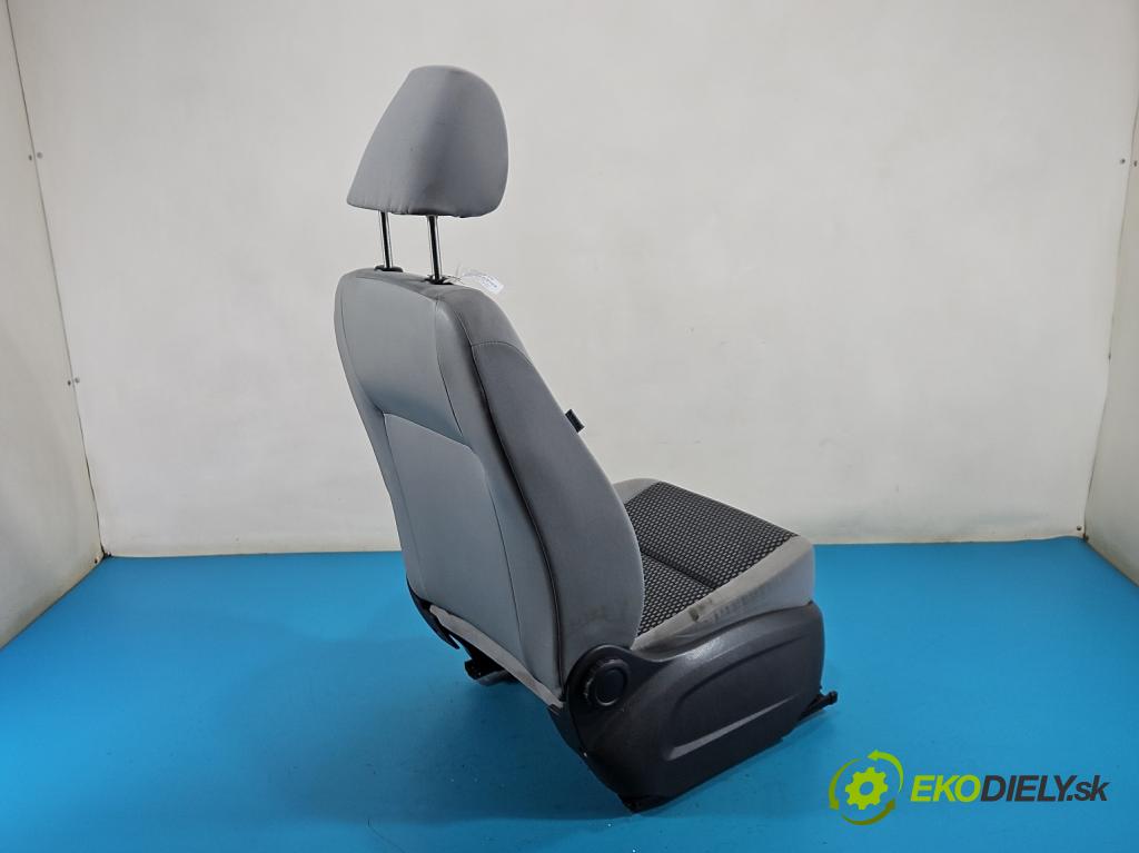 Vw Tiguan I 2007-2016 1.4 TSI 150 HP manual 110 kW 1390 cm3 5- Sedačka pravý (Sedadlo)