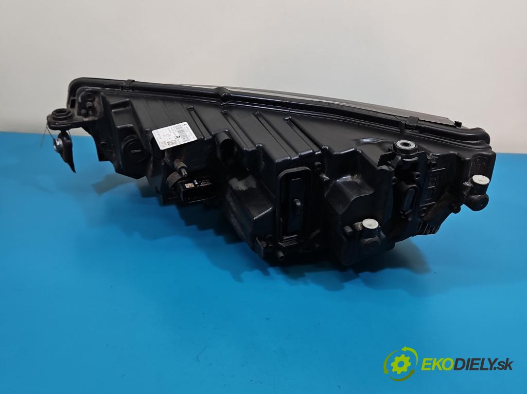 Skoda Octavia IV 2019- 2.0 tdi 116 HP manual 85 kW 1968 cm3 5- Reflektor: pravý 5E4941016 (Svetlo predné pravé)