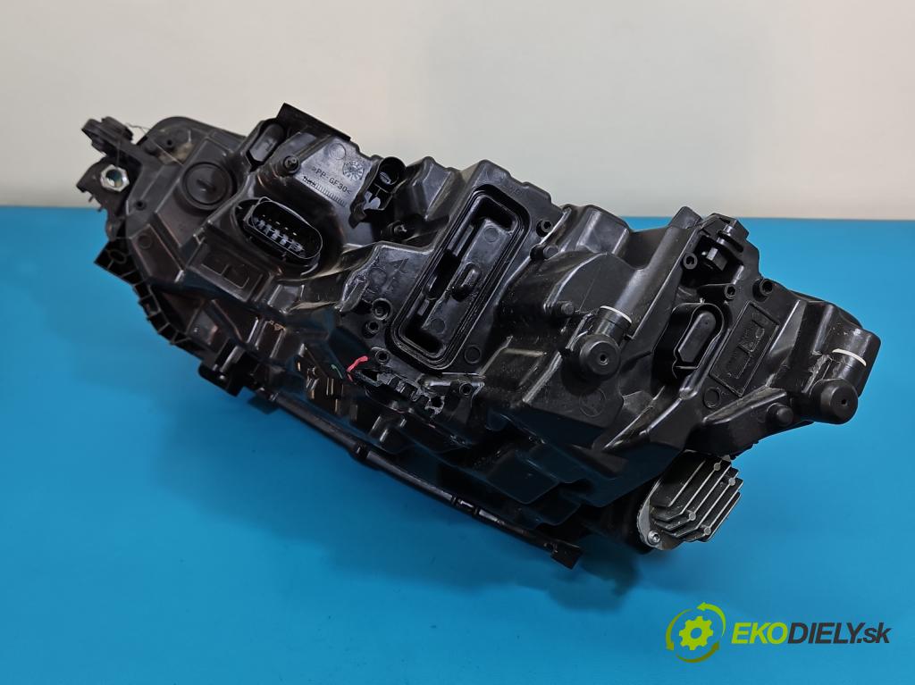 Skoda Octavia IV 2019- 2.0 tdi 116 HP manual 85 kW 1968 cm3 5- Reflektor: pravý 5E4941016 (Svetlo predné pravé)