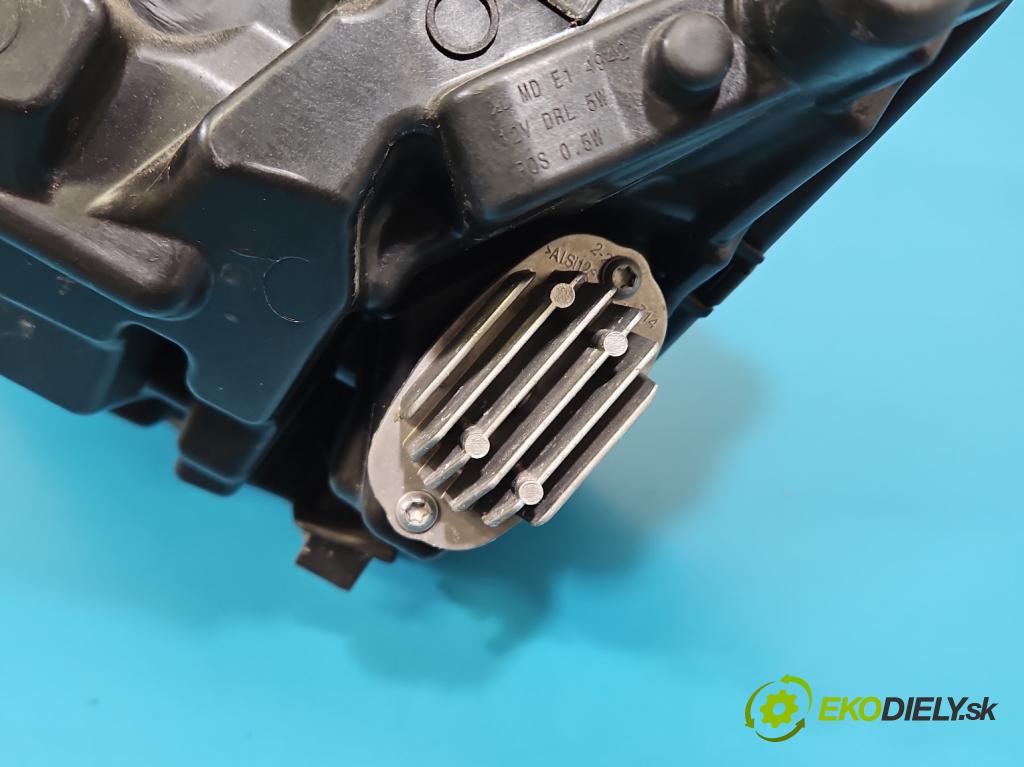 Skoda Octavia IV 2019- 2.0 tdi 116 HP manual 85 kW 1968 cm3 5- Reflektor: pravý 5E4941016 (Svetlo predné pravé)