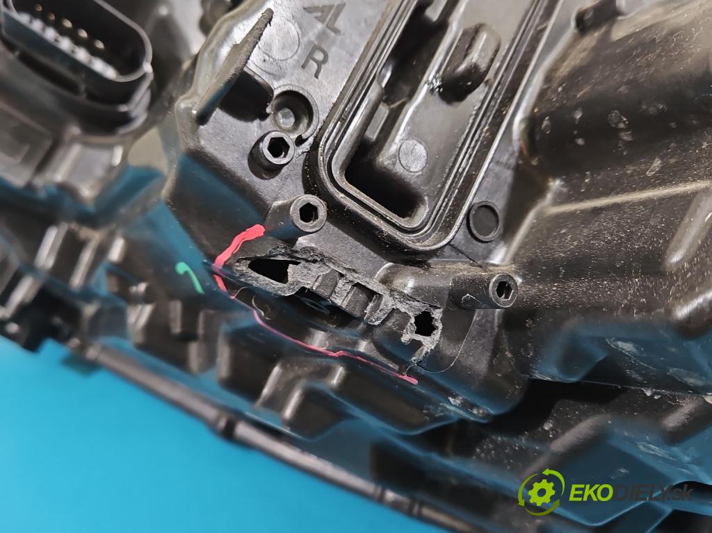 Skoda Octavia IV 2019- 2.0 tdi 116 HP manual 85 kW 1968 cm3 5- Reflektor: pravý 5E4941016 (Svetlo predné pravé)