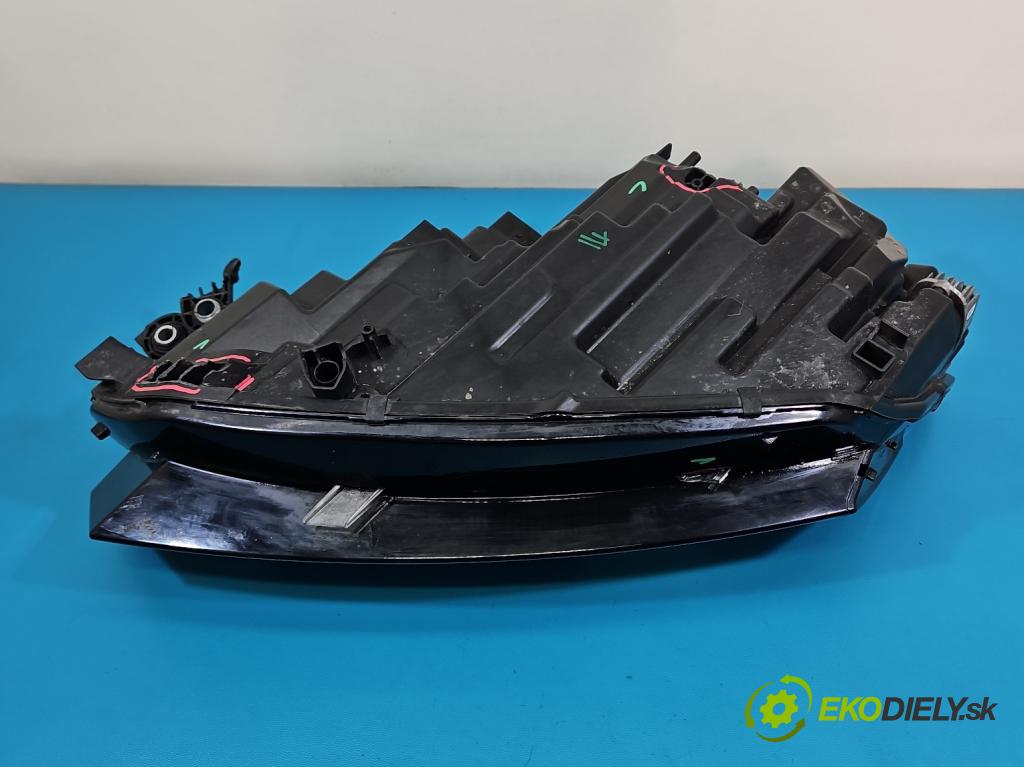 Skoda Octavia IV 2019- 2.0 tdi 116 HP manual 85 kW 1968 cm3 5- Reflektor: pravý 5E4941016 (Svetlo predné pravé)