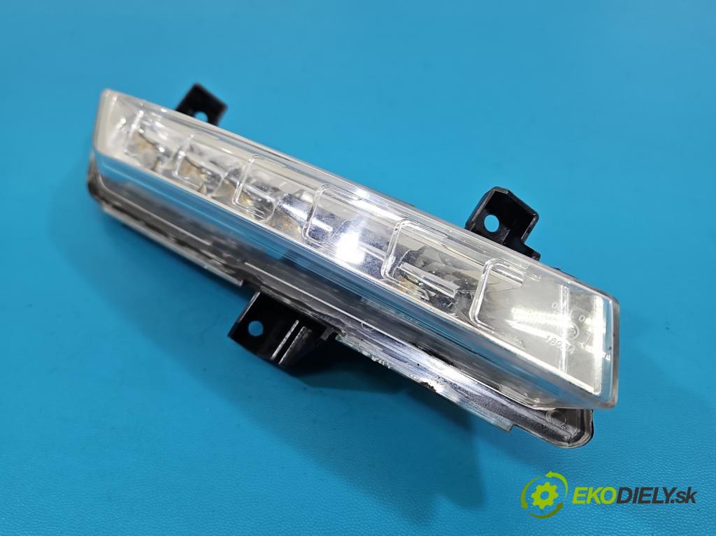 Renault Clio IV 2012-2020 1.2 16V 73 HP manual 54 kW 1149 cm3 5- Svetlo: prevádzky pravé 266007864R