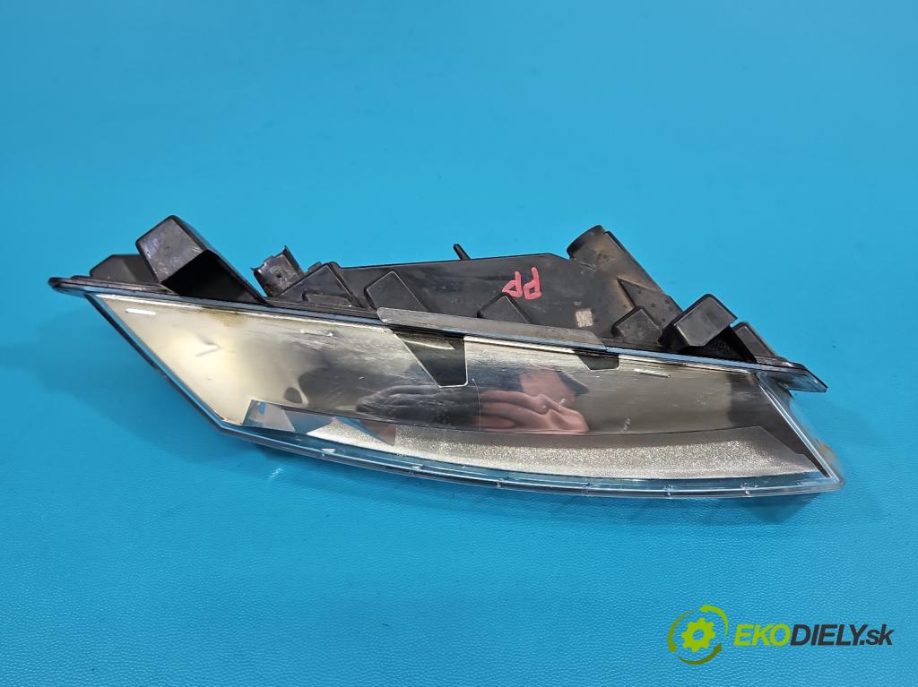 Renault Clio IV 2012-2020 1.2 16V 73 HP manual 54 kW 1149 cm3 5- Svetlo: prevádzky pravé 266007864R