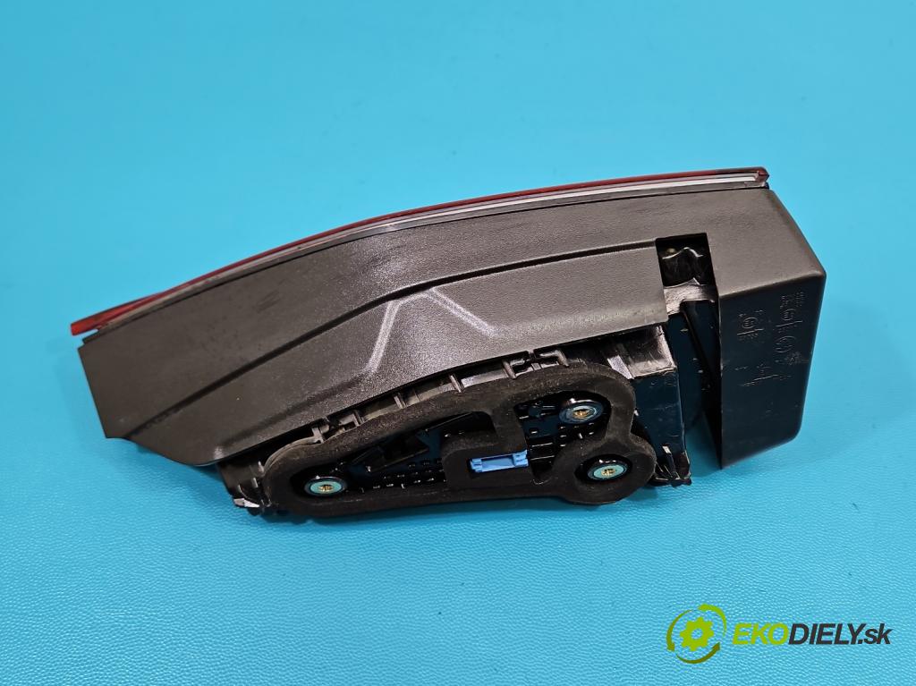 Skoda Octavia IV 2019- 2.0 tdi 116 HP manual 85 kW 1968 cm3 5- svetlo / reflektor zadné pravé 5E7945308A (Kľučka dverí ostatné)