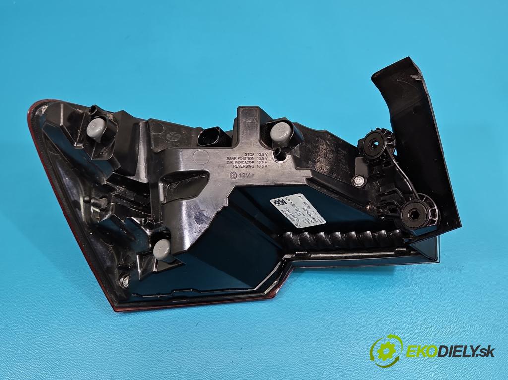 Skoda Octavia IV 2019- 2.0 tdi 116 HP manual 85 kW 1968 cm3 5- svetlo / reflektor zadné pravé 5E3945208A (Kľučka dverí ostatné)