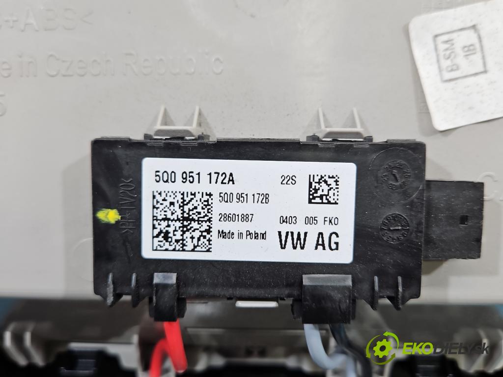 Skoda Octavia IV 2019- 2.0 tdi 116 HP manual 85 kW 1968 cm3 5- svetlo / reflektor interiéra 5E3868837A