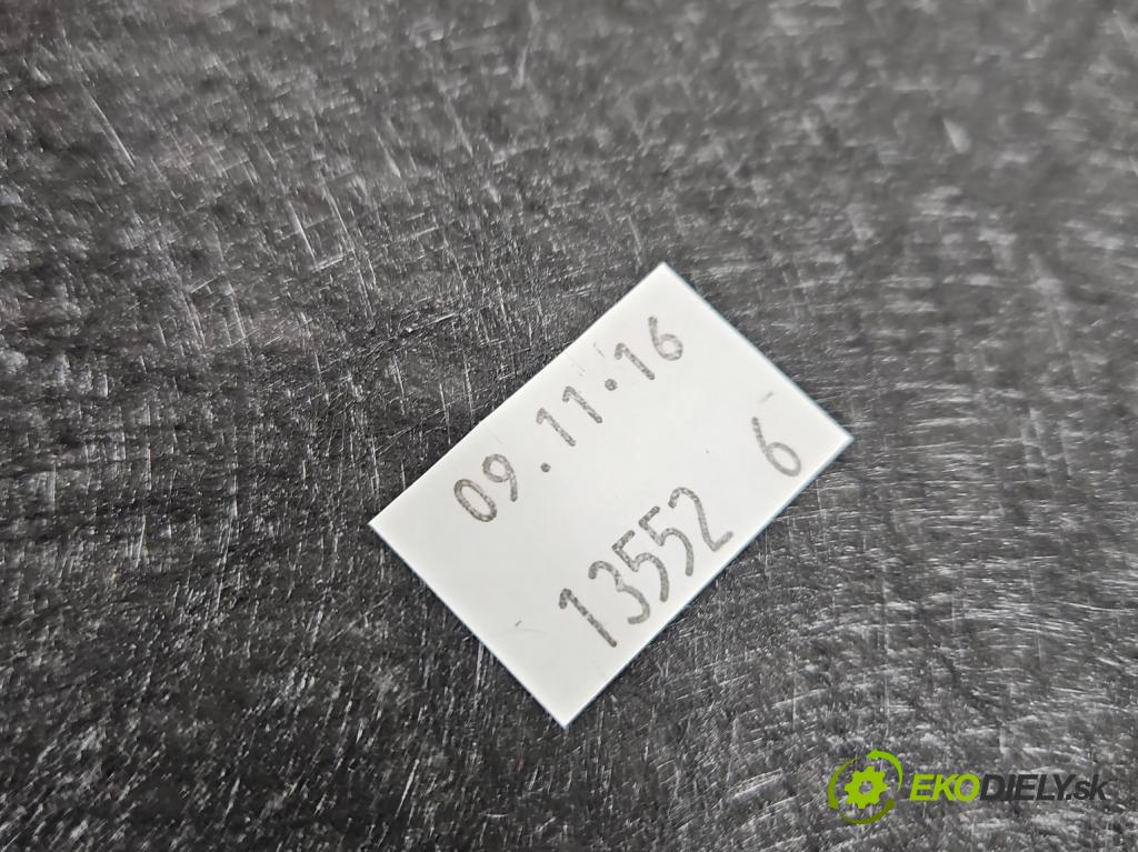 Skoda Octavia III 2013- 1.4 TSI 150 HP manual 110 kW 1395 cm3 5- Čalounictví: dvere predné ľavé