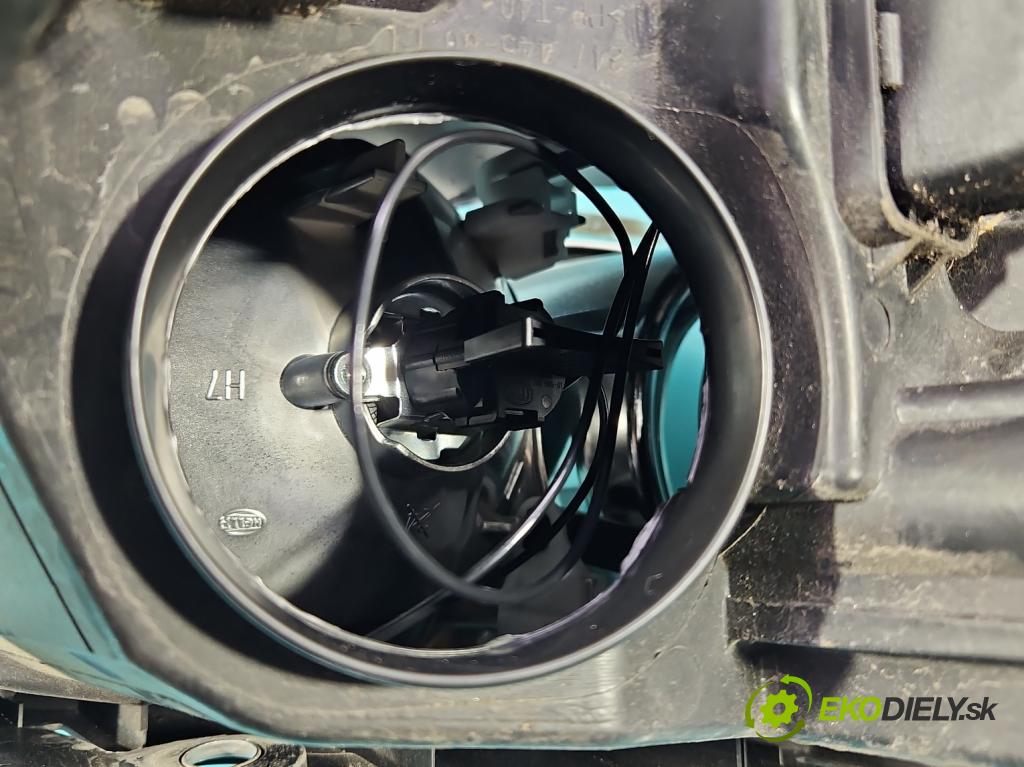 Vw Passat B6 2005-2010 2.0 tdi 122 HP manual 90 kW 1968 cm3 4- Reflektor: ľavý 1EL247014 (Kľučka dverí ostatné)