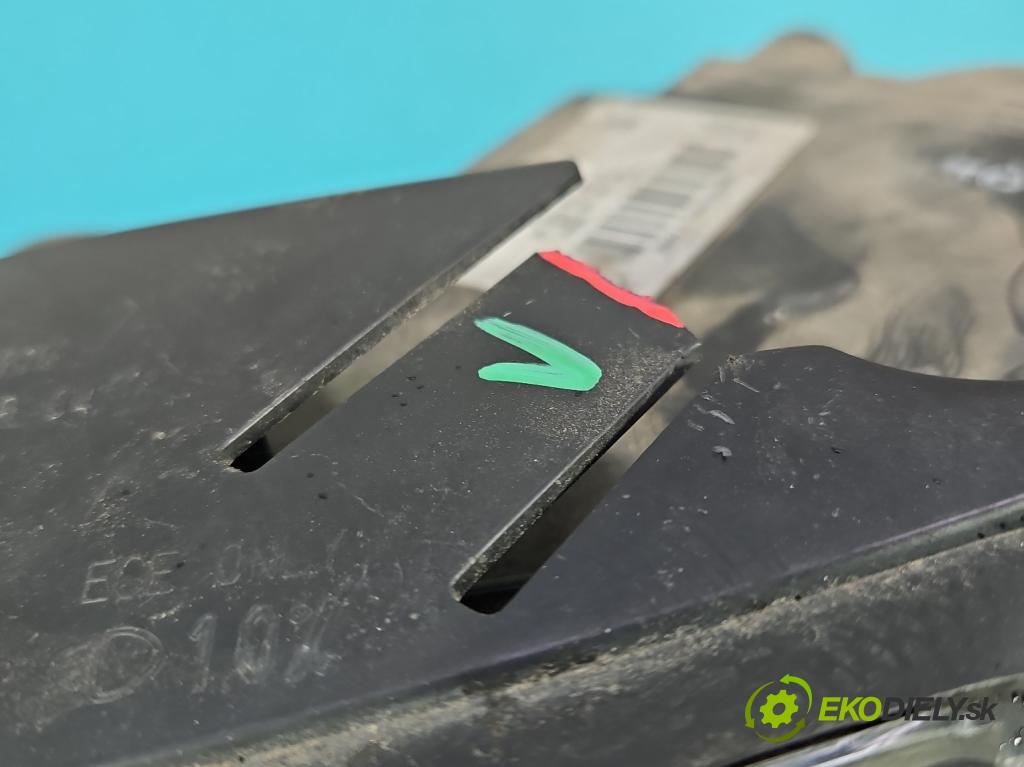 Vw Passat B6 2005-2010 2.0 tdi 122 HP manual 90 kW 1968 cm3 4- Reflektor: ľavý 1EL247014 (Kľučka dverí ostatné)