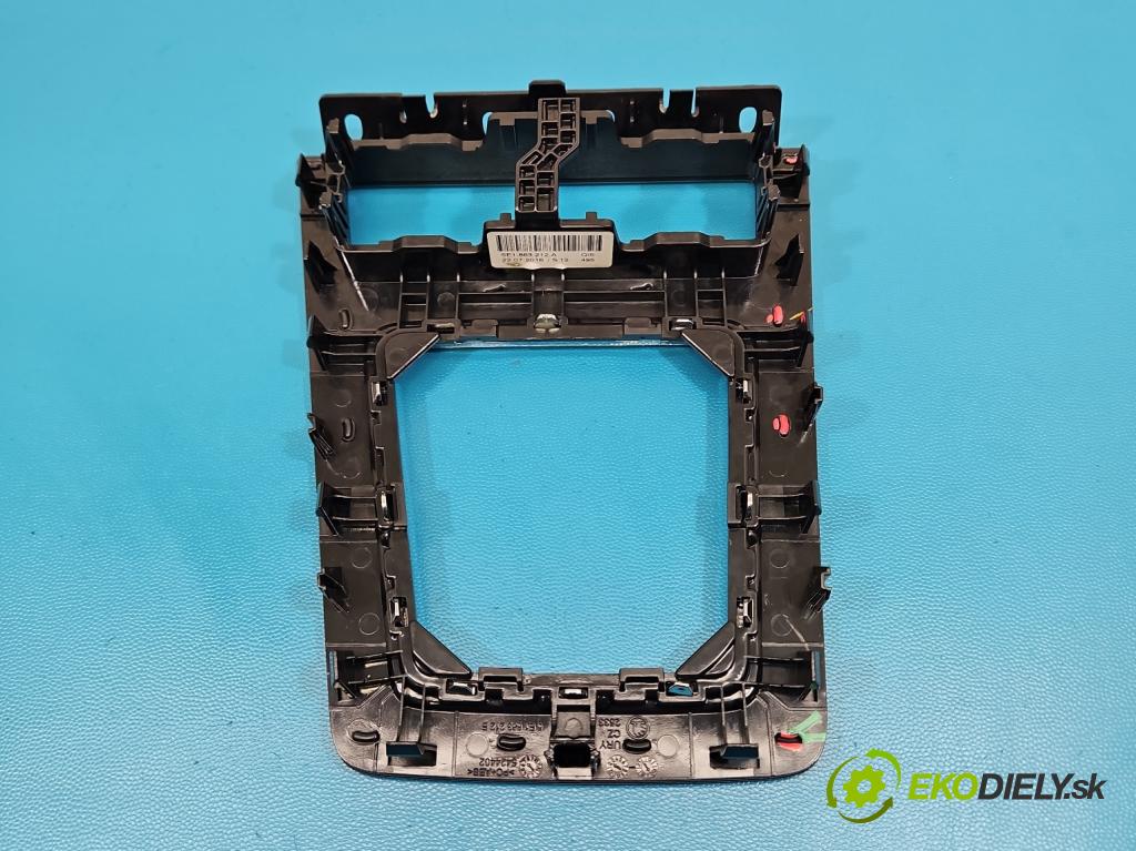 Skoda Octavia III 2013- 1.4 TSI 150 hp manual 110 kW 1395 cm3 5- lišta ozdobná interiéry: 5E1863212A