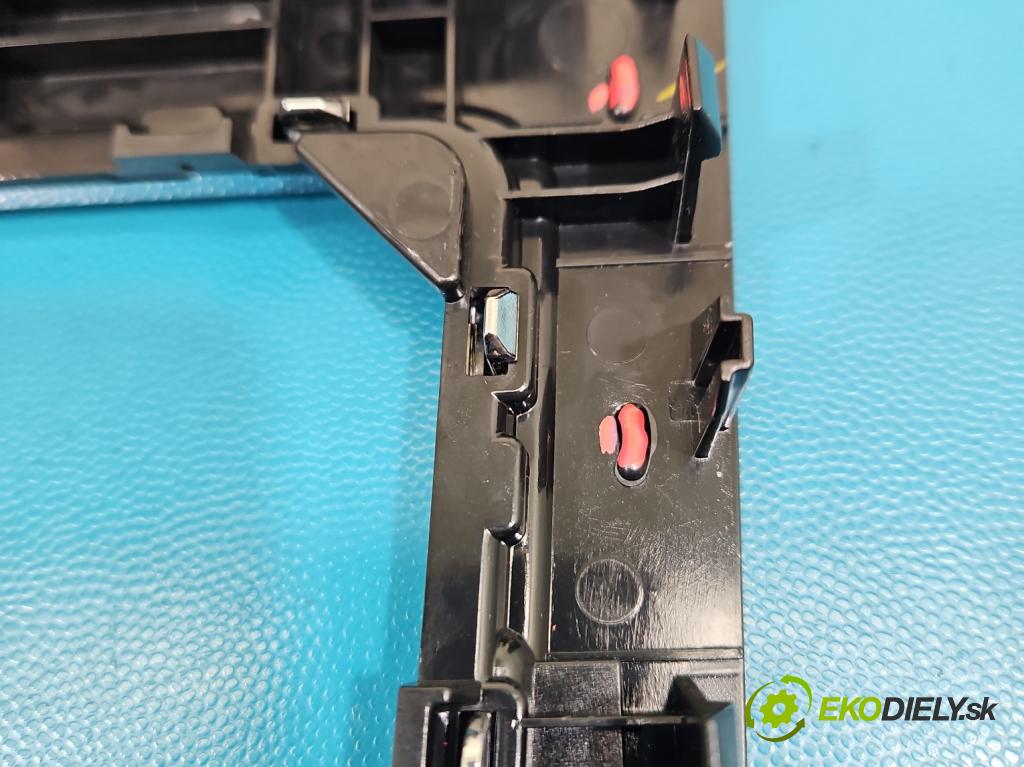 Skoda Octavia III 2013- 1.4 TSI 150 hp manual 110 kW 1395 cm3 5- lišta ozdobná interiéry: 5E1863212A