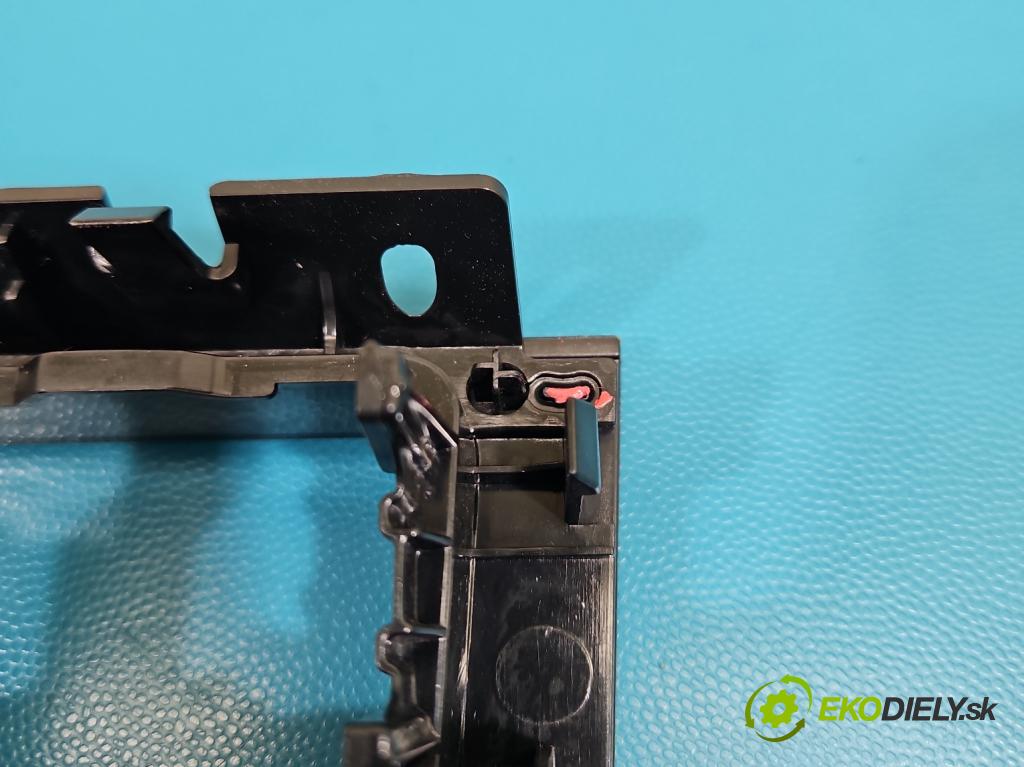 Skoda Octavia III 2013- 1.4 TSI 150 hp manual 110 kW 1395 cm3 5- lišta ozdobná interiéry: 5E1863212A