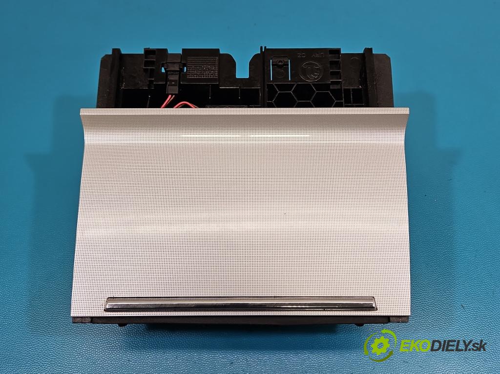 Skoda Octavia III 2013- 1.4 TSI 150 hp manual 110 kW 1395 cm3 5- lišta ozdobná interiéry: 5E1863212A