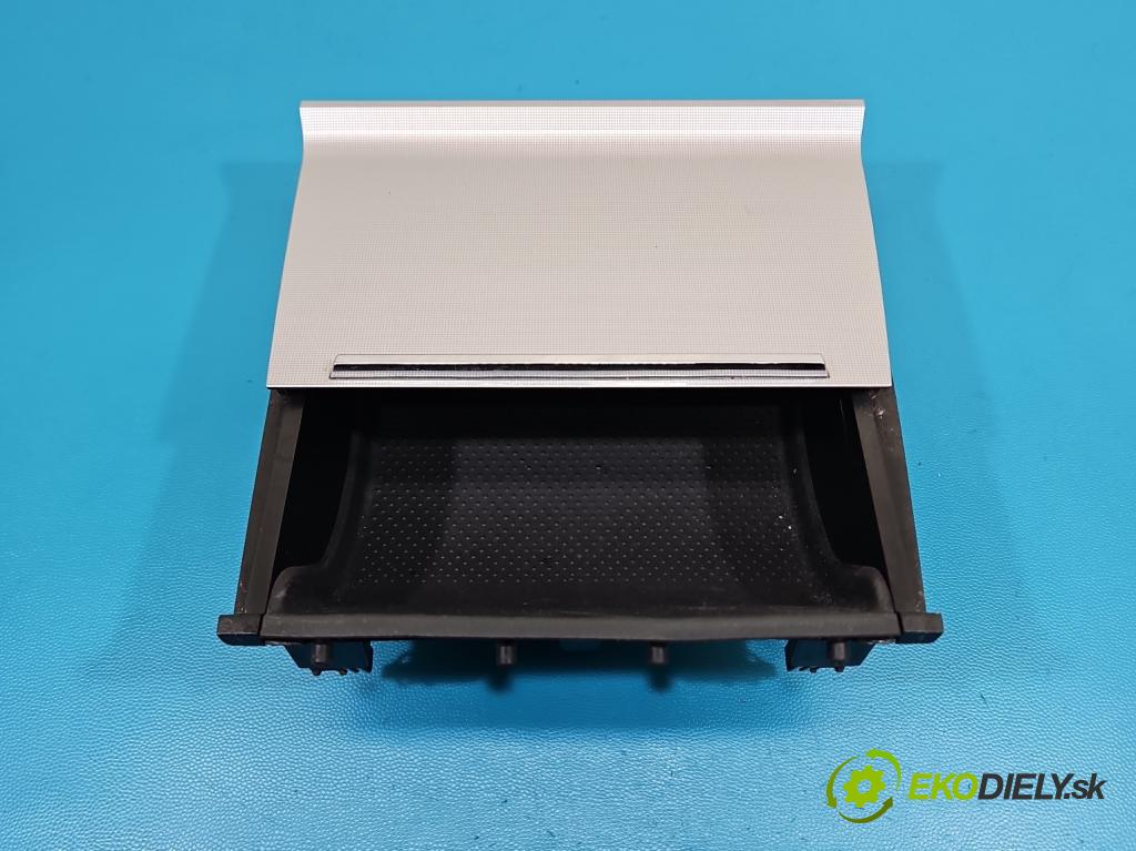 Skoda Octavia III 2013- 1.4 TSI 150 hp manual 110 kW 1395 cm3 5- lišta ozdobná interiéry: 5E1863212A