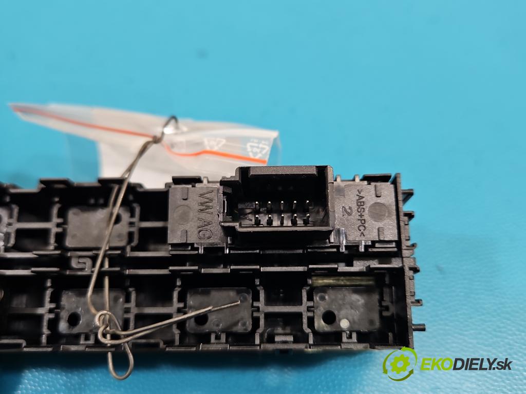 Skoda Octavia III 2013- 1.4 TSI 150 HP manual 110 kW 1395 cm3 5- prepínač ostatné 5E1927132M
