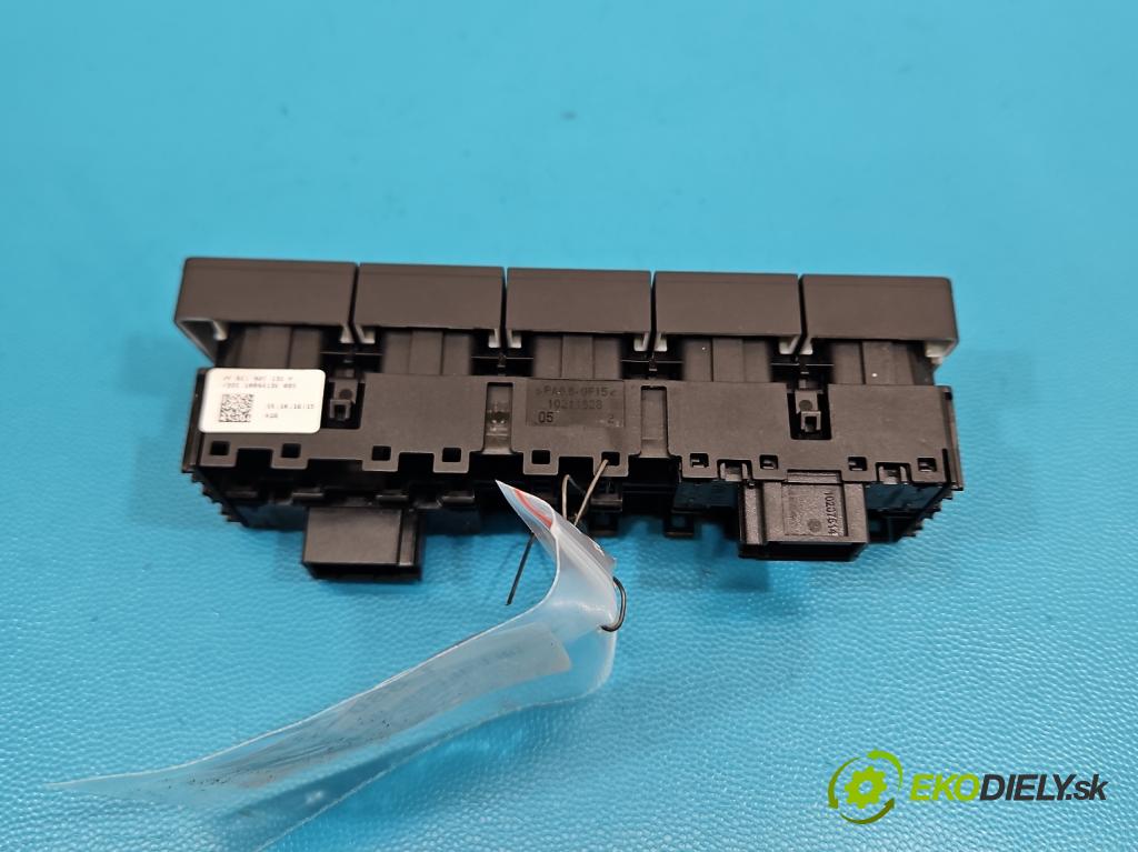 Skoda Octavia III 2013- 1.4 TSI 150 HP manual 110 kW 1395 cm3 5- prepínač ostatné 5E1927132M