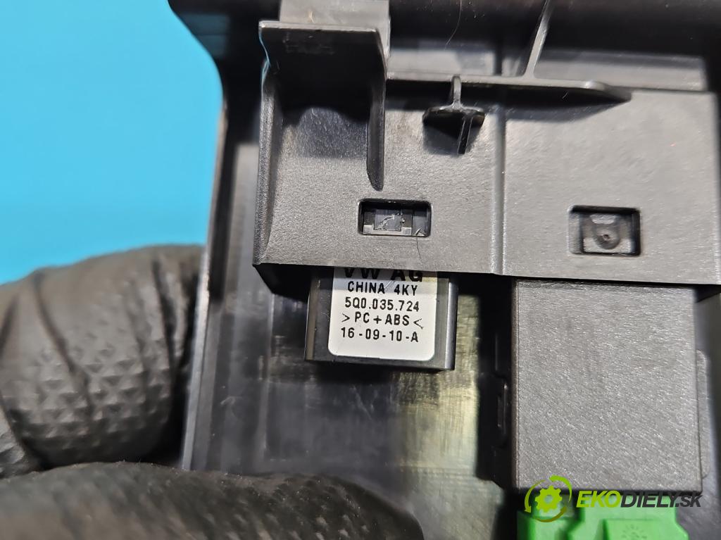 Skoda Octavia III 2013- 1.4 TSI 150 hp manual 110 kW 1395 cm3 5- zásuvka USB 5E1857367B