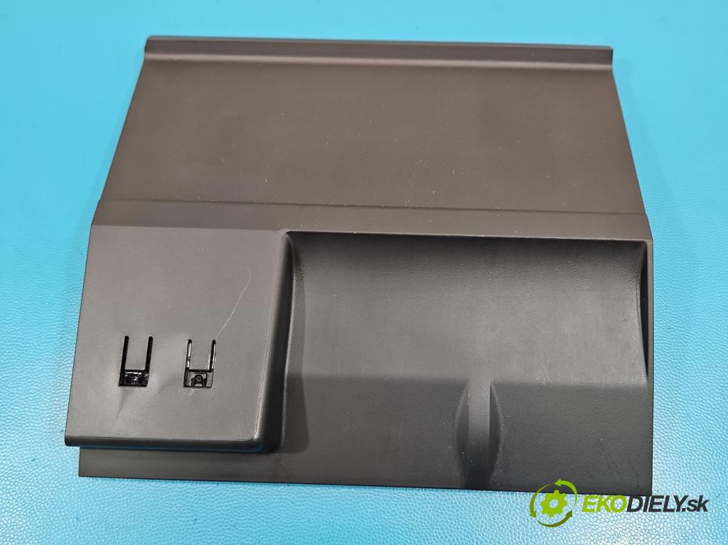 Skoda Octavia III 2013- 1.4 TSI 150 hp manual 110 kW 1395 cm3 5- zásuvka USB 5E1857367B