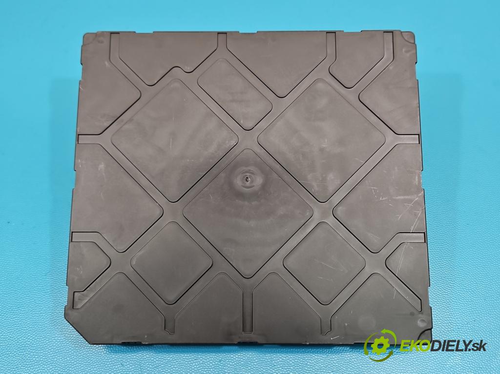 Skoda Octavia III 2013- 1.4 TSI 150 hp manual 110 kW 1395 cm3 5- řídící jednotka komfortu 5Q0937084CJ