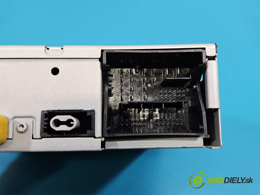 Skoda Octavia III 2013- 1.4 TSI 150 hp manual 110 kW 1395 cm3 5- Navigace: čtečka 5Q0035840B