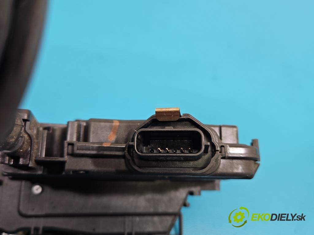 Renault Clio IV 2012-2020 1.2 16V 73 HP manual 54 kW 1149 cm3 5- zámok zadné ľavý 825016604R