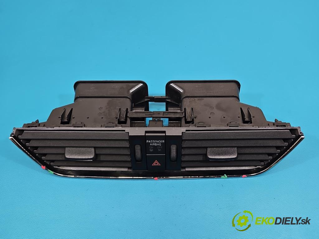 Skoda Octavia III 2013- 1.4 TSI 150 HP manual 110 kW 1395 cm3 5- Mřížka: kúrenia stredová 5E0820951A (Mriežka kúrenia (fukár))