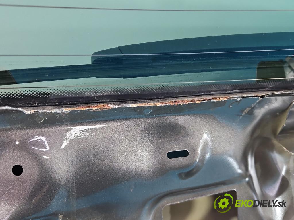 Seat Leon III 2012-2020 2.0 tdi 150 HP manual 110 kW 1968 cm3 5- zadna kufor  (Kapota zadná (kufor))