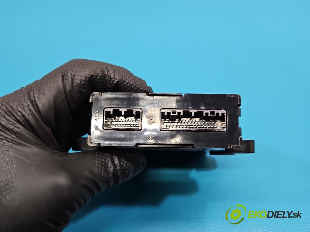 Mitsubishi Eclipse Cross  1.5 T 163 HP manual 120 kW 1499 cm3 5- riadiaca jednotka ostatné 8637C102