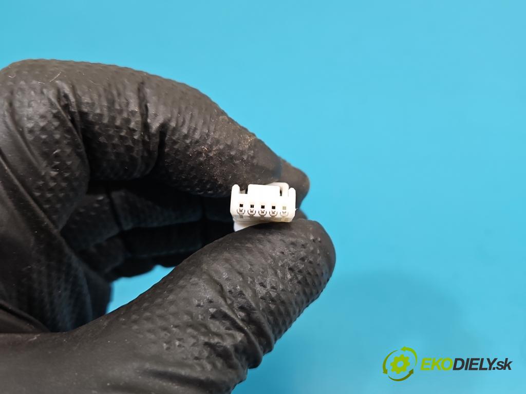 Mitsubishi Eclipse Cross  1.5 T 163 HP manual 120 kW 1499 cm3 5- Kamera cúvania 8781A222