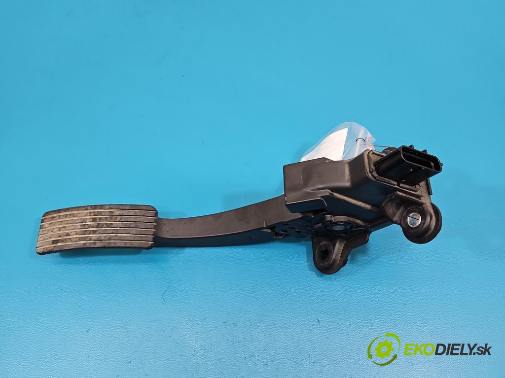 Mitsubishi Eclipse Cross  1.5 T 163 HP manual 120 kW 1499 cm3 5- pedal plyn potenciometr: 20615826224