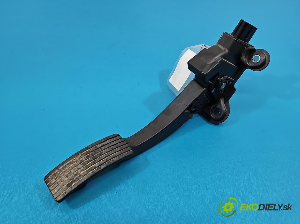 Mitsubishi Eclipse Cross  1.5 T 163 HP manual 120 kW 1499 cm3 5- pedal plyn potenciometr: 20615826224