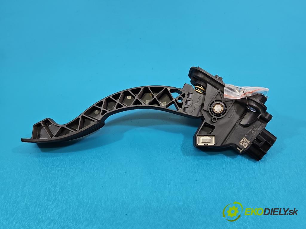 Mitsubishi Eclipse Cross  1.5 T 163 HP manual 120 kW 1499 cm3 5- pedal plyn potenciometr: 20615826224
