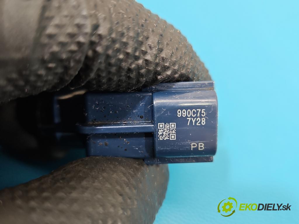 Mitsubishi Eclipse Cross  1.5 T 163 HP manual 120 kW 1499 cm3 5- snímač parkovaní: 990C75