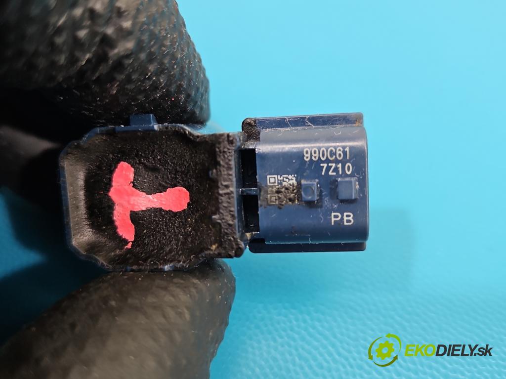 Mitsubishi Eclipse Cross  1.5 T 163 HP manual 120 kW 1499 cm3 5- snímač parkovaní: 990C61