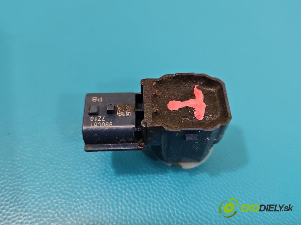 Mitsubishi Eclipse Cross  1.5 T 163 HP manual 120 kW 1499 cm3 5- snímač parkovaní: 990C61