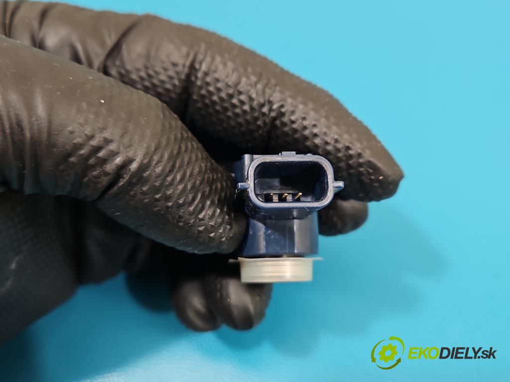 Mitsubishi Eclipse Cross  1.5 T 163 HP manual 120 kW 1499 cm3 5- snímač parkovaní: 990C61