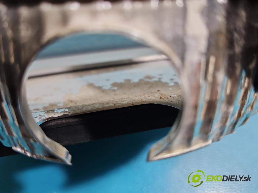 Seat Leon III 2012-2020 2.0 tdi 150 HP manual 110 kW 1968 cm3 5- svetlo / reflektor zadné pravé  (Kľučka dverí ostatné)