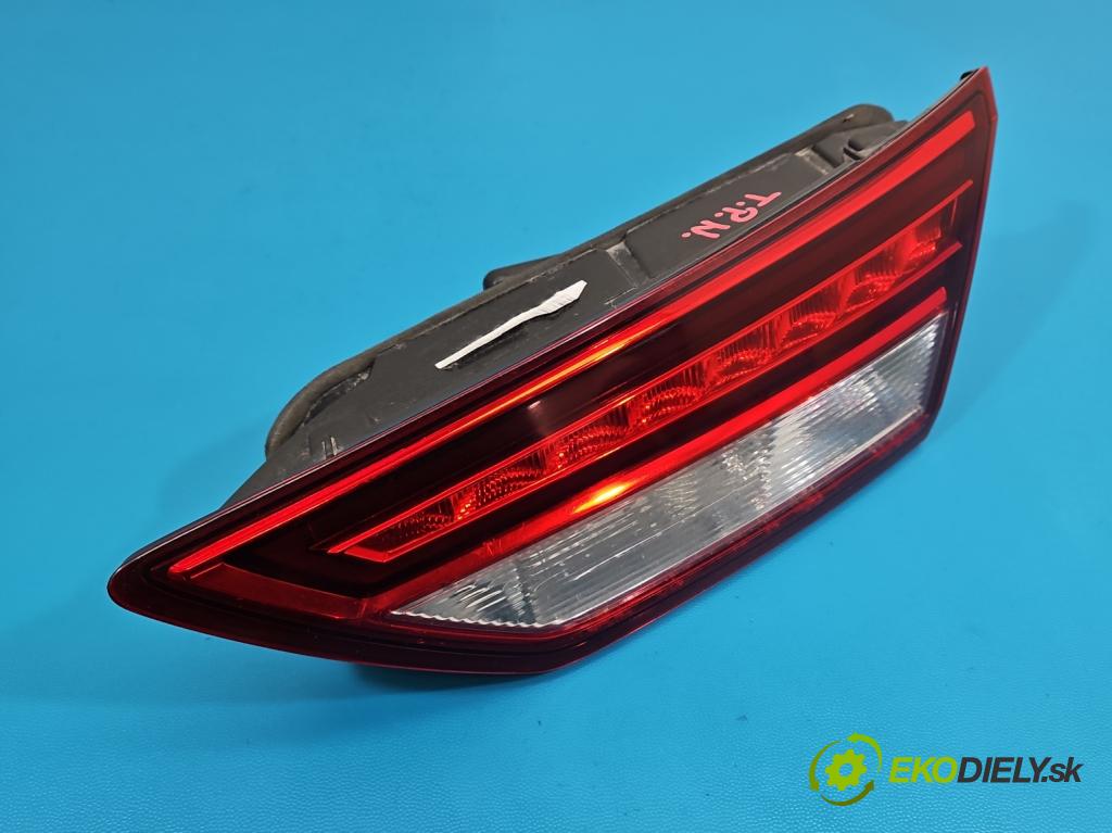 Seat Leon III 2012-2020 2.0 tdi 150 HP manual 110 kW 1968 cm3 5- svetlo / reflektor zadné pravé  (Kľučka dverí ostatné)