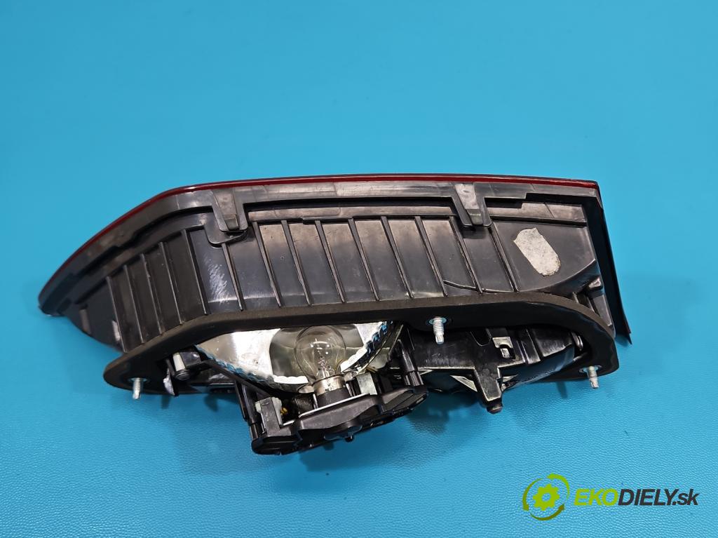 Seat Leon III 2012-2020 2.0 tdi 150 HP manual 110 kW 1968 cm3 5- svetlo / reflektor zadné pravé  (Kľučka dverí ostatné)