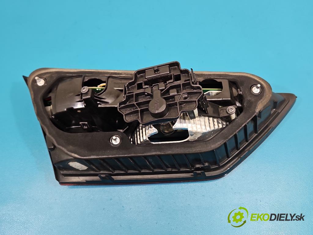 Seat Leon III 2012-2020 2.0 tdi 150 HP manual 110 kW 1968 cm3 5- svetlo / reflektor zadné pravé  (Kľučka dverí ostatné)