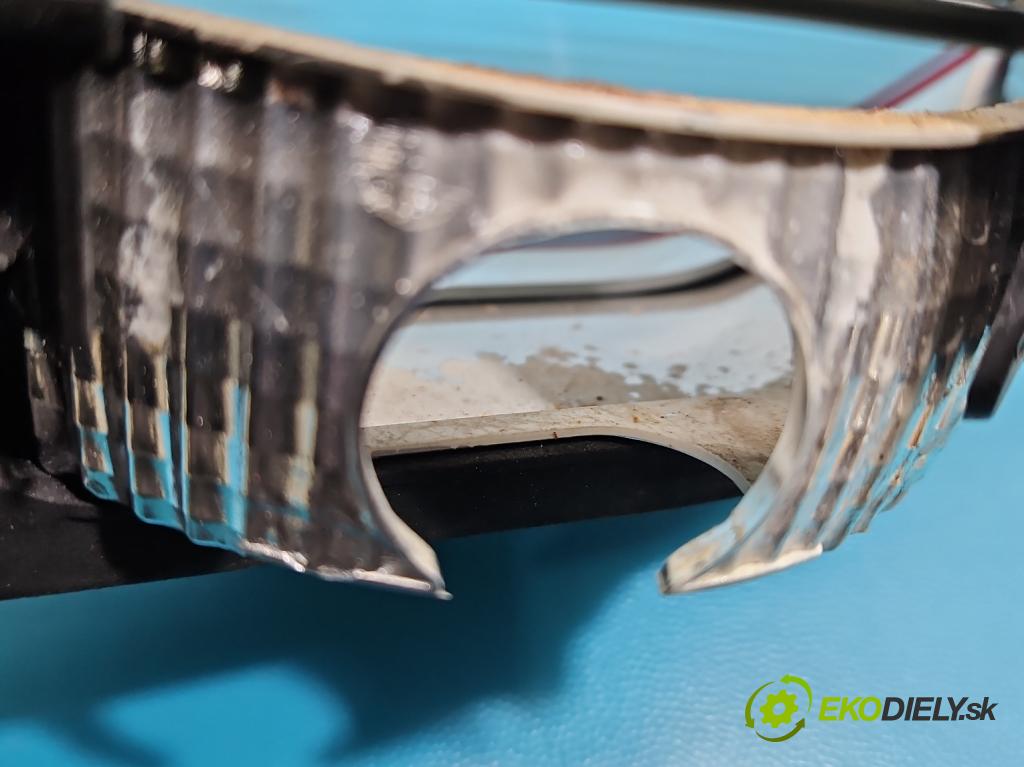 Seat Leon III 2012-2020 2.0 tdi 150 HP manual 110 kW 1968 cm3 5- svetlo / reflektor zadné pravé  (Kľučka dverí ostatné)