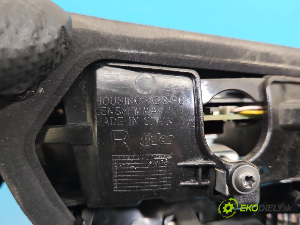 Seat Leon III 2012-2020 2.0 tdi 150 HP manual 110 kW 1968 cm3 5- svetlo / reflektor zadné pravé  (Kľučka dverí ostatné)