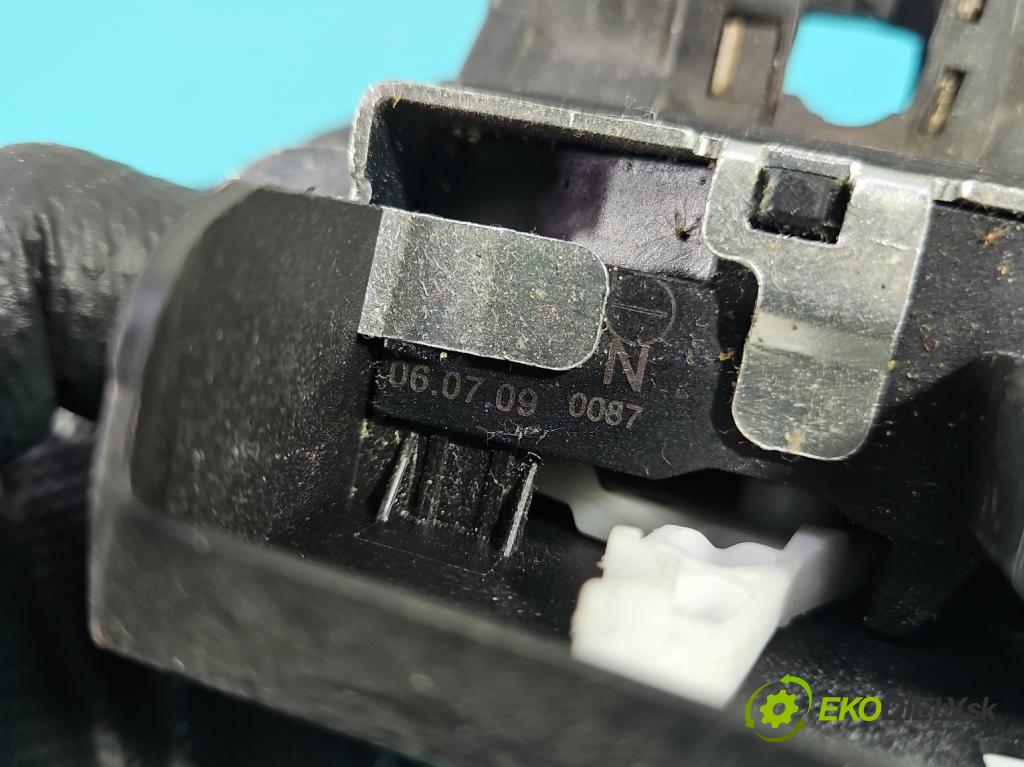 Vw Golf plus 1.4 TSI 122 hp manual 90 kW 1390 cm3 5- zámek kufrových dveří zadní