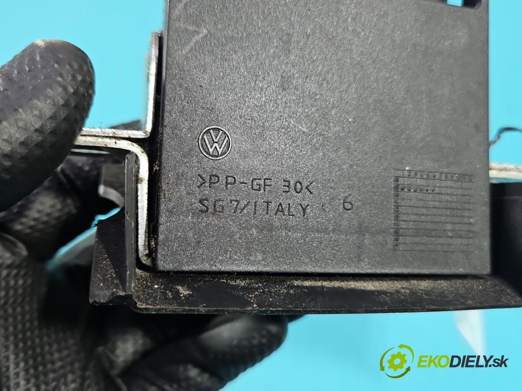 Vw Golf plus 1.4 TSI 122 hp manual 90 kW 1390 cm3 5- zámek kufrových dveří zadní