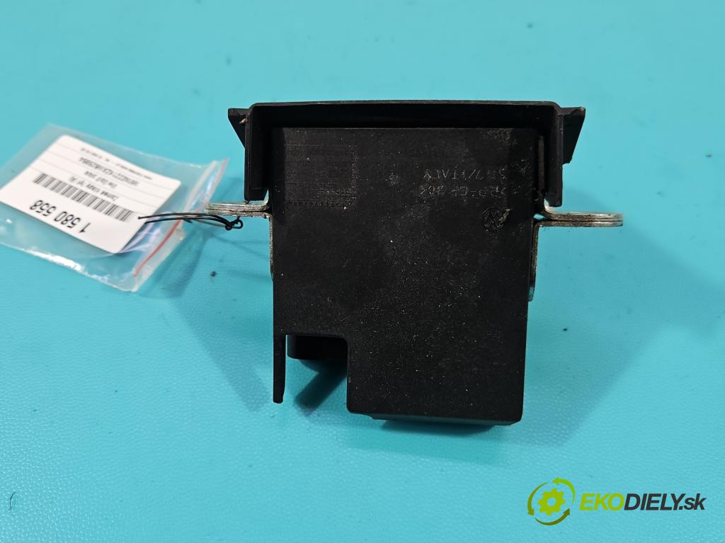 Vw Golf plus 1.4 TSI 122 hp manual 90 kW 1390 cm3 5- zámek kufrových dveří zadní